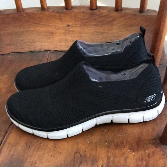 Skechers Shoes - Skechers black and white shoes